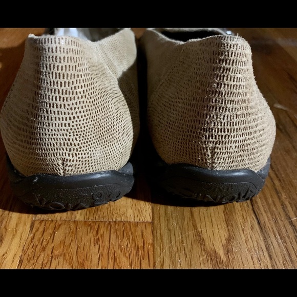 VIONIC ORTHAHEEL gently worn loafers. Size 8. - Picture 4 of 6